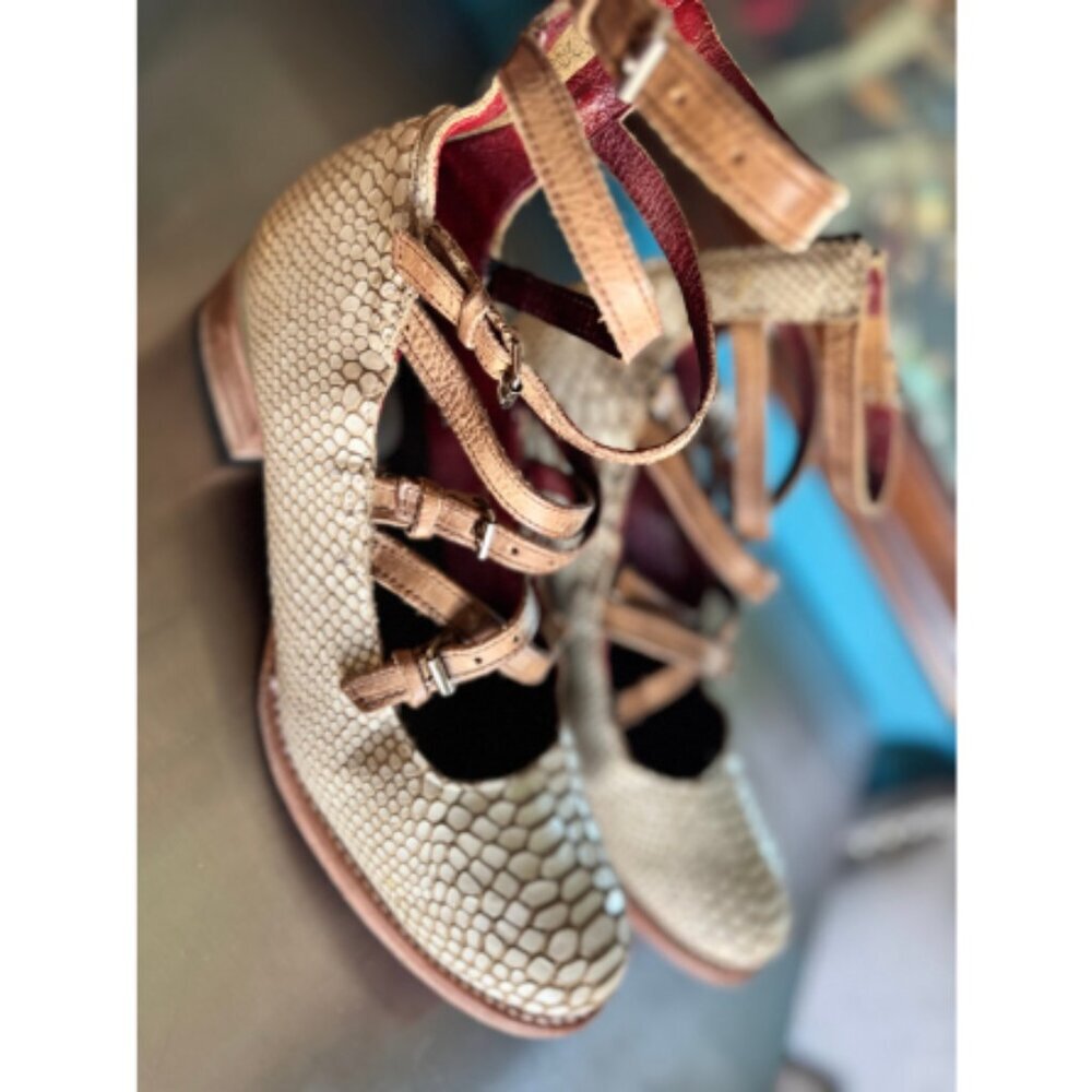 Freebird Marcel in Cream Colored Snakeskin Leather - Picture 2 of 5
